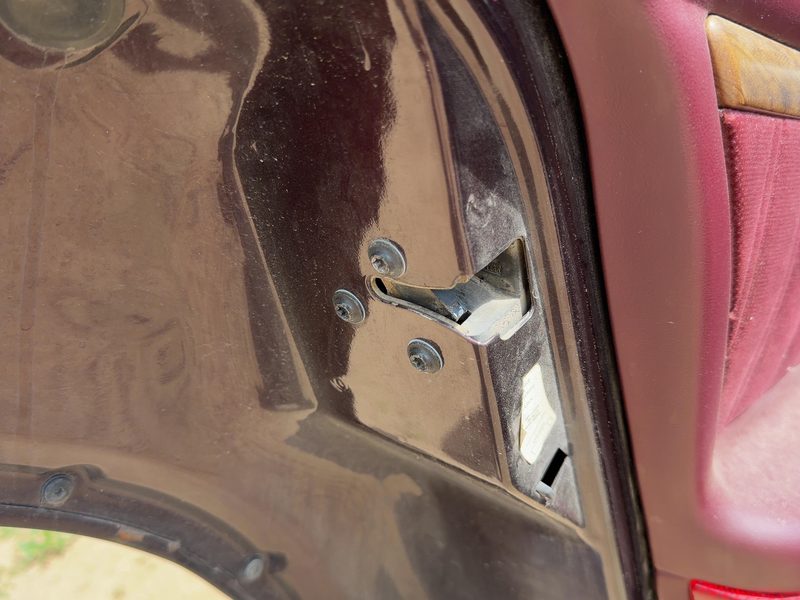 1994 Oldsmobile Eighty-eight (80 & Up) Rear Door Latch LH