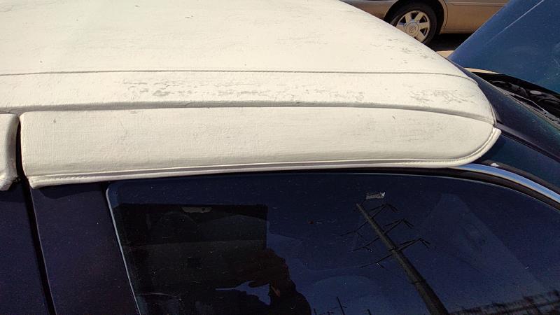 1998-2004 Cadillac Seville Front Door Moulding RH