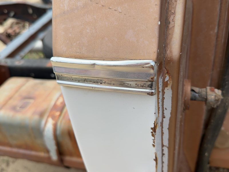 1980 Chevrolet Pickup 20 Series Quarter Panel Moulding RH