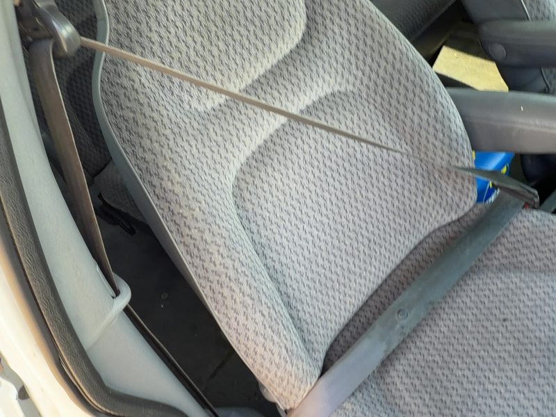 1999 Chrysler Town & Country Front Seat Belt RH