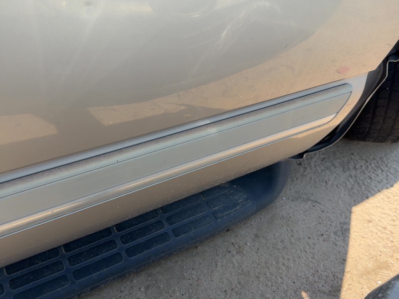 2000-2006 Chevy/gmc Suburban 1500 Series Front Door Moulding RH