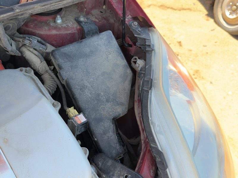 2004-2009 Toyota Prius Engine Fuse Box