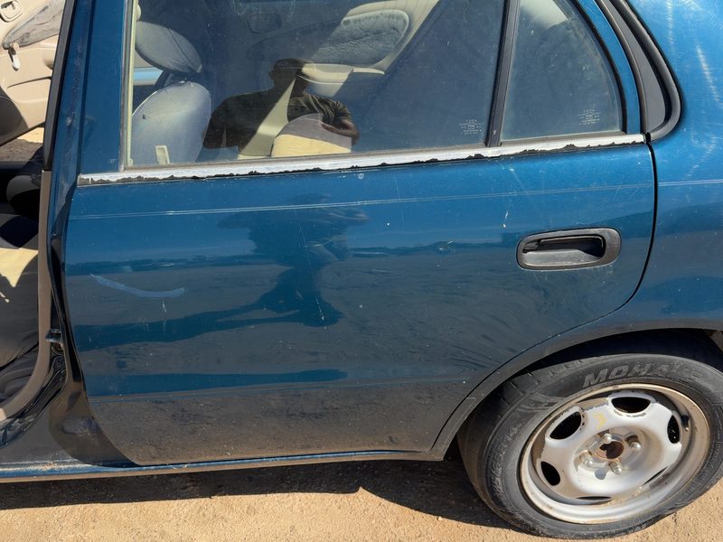 1998-2002 Toyota Corolla (also See FX 87-88) Rear Door LH