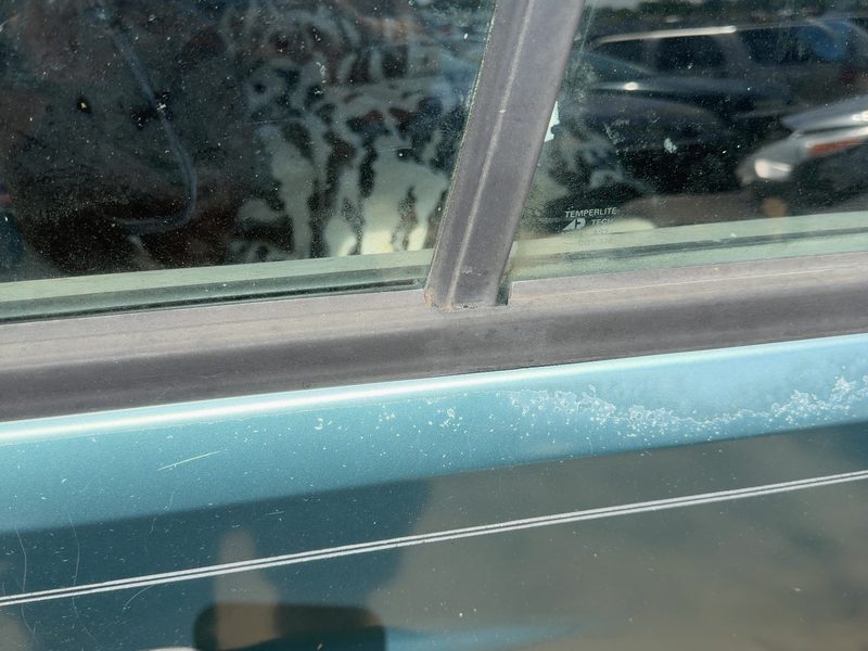 1995 Isuzu Rodeo Rear Door Moulding RH