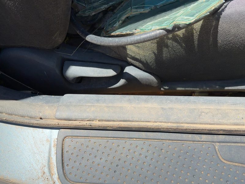 2007 Mitsubishi Eclipse Seat Track RH