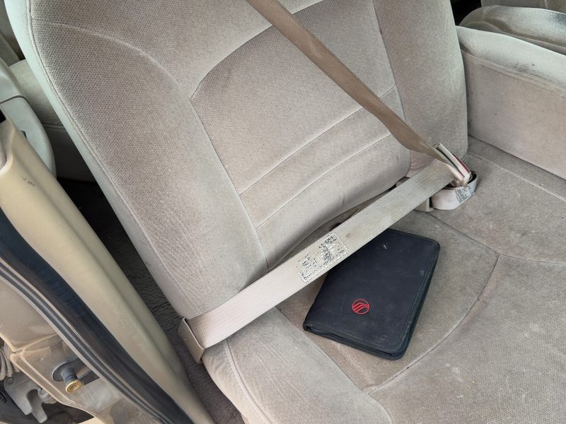 2002 Mercury Grand Marquis (79 & Up) Front Seat Belt RH