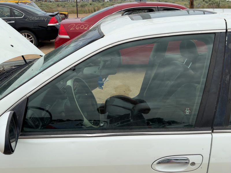 2000-2004 Infiniti I30 Front Door Glass/Window LH