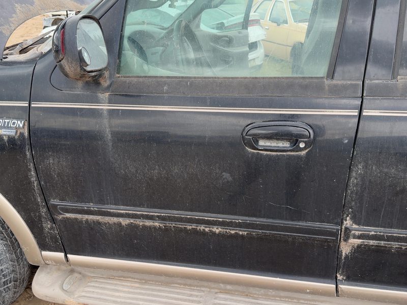 1997-2002 Ford Expedition Front Door LH
