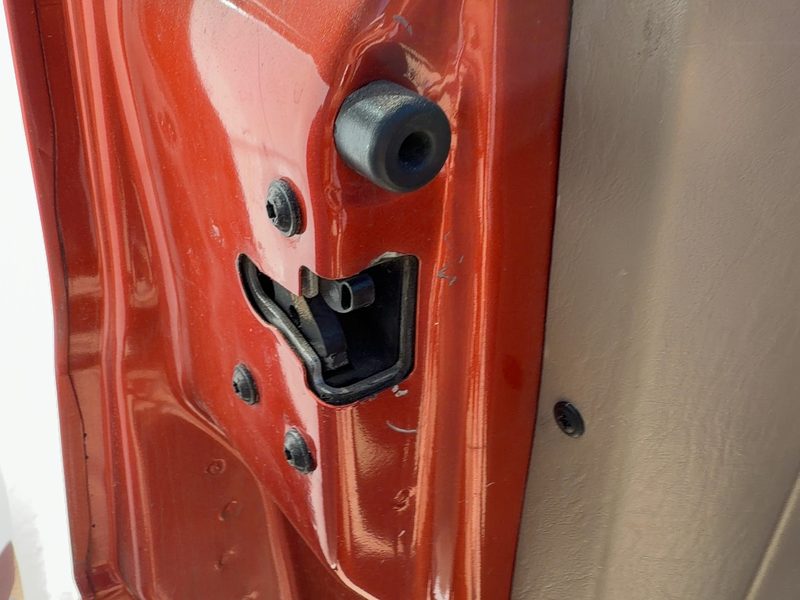 2001-2006 Ford Escape Front Door Latch LH