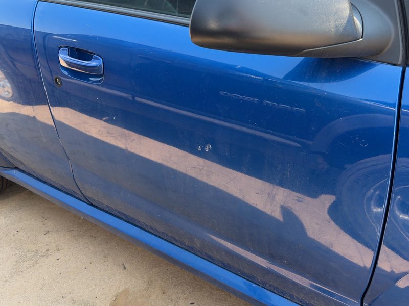 2002-2005 Saturn Vue Front Door RH