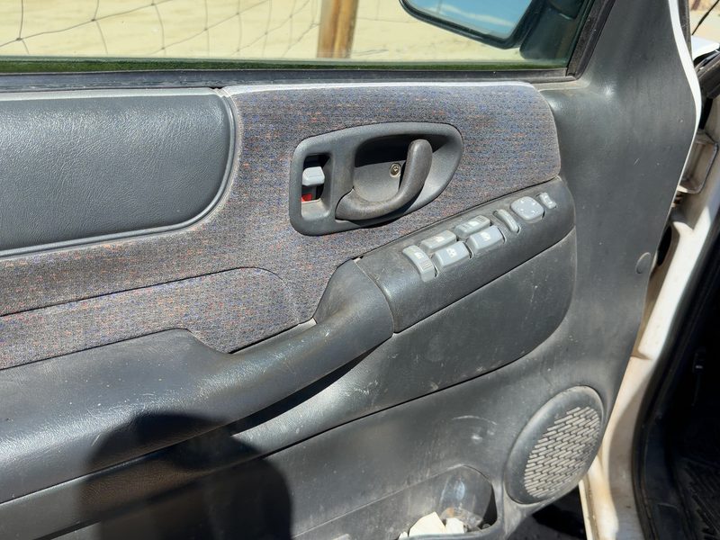 1998-2001 Blazer S10/jimmy S15 Front Door Trim Panel LH