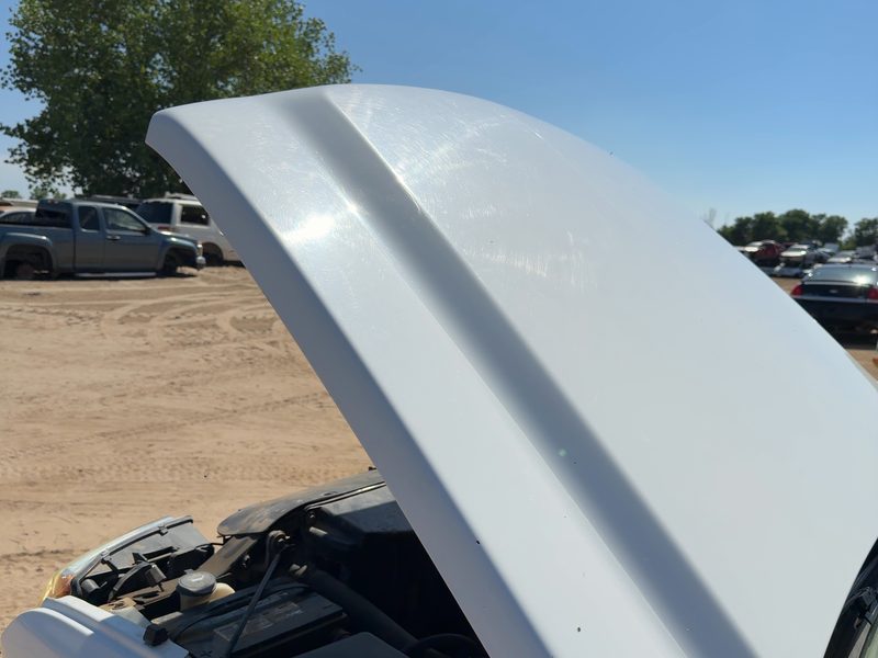2005-2007 Chevrolet 2500 Silverado Pickup Hood