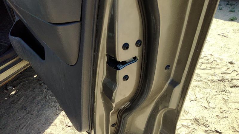 1995-2005 Explorer Front Door Latch RH