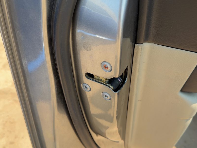 2003-2004 Infiniti FX Series Front Door Latch LH