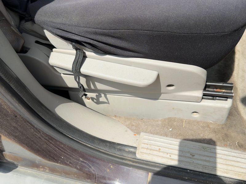 2006 Chevrolet Equinox Seat Track RH