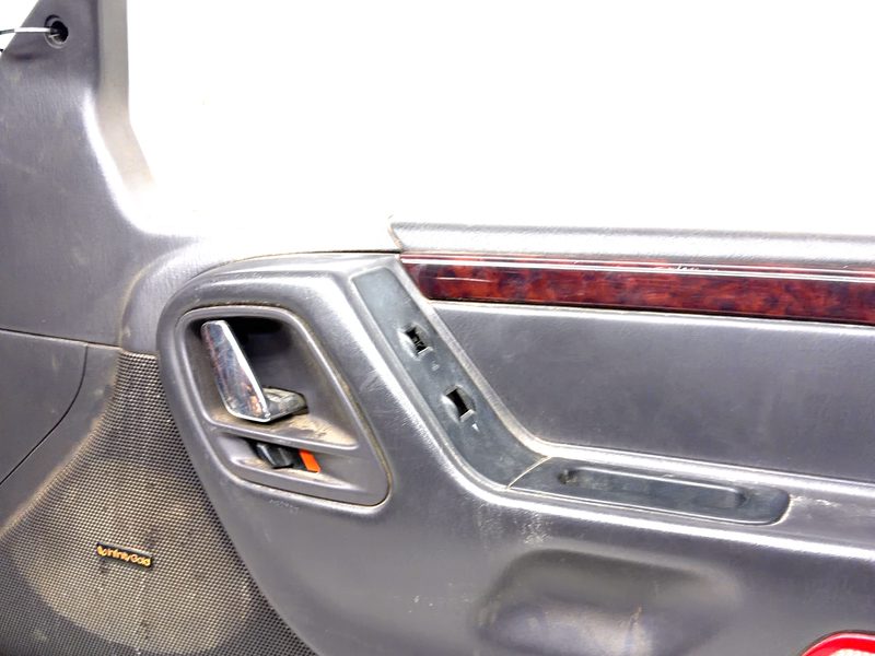 2000 Jeep Grand Cherokee Front Door Trim Panel RH