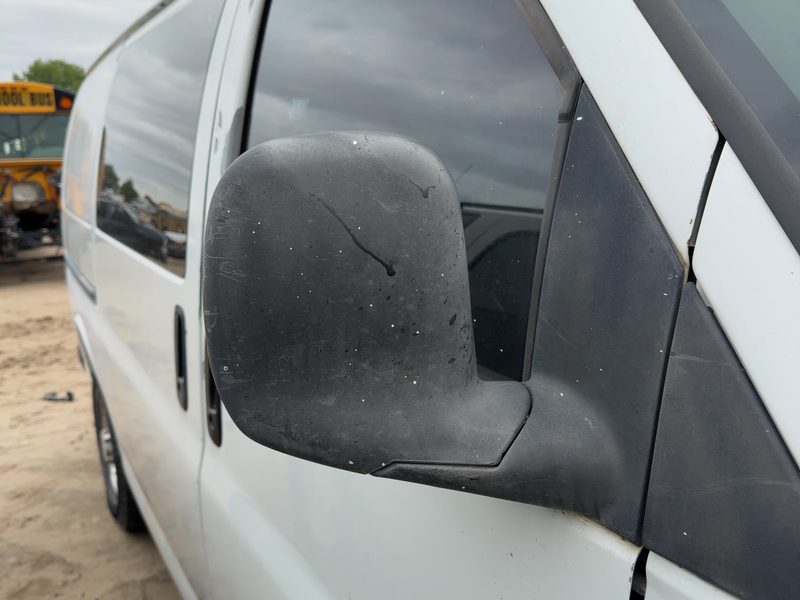 1996-2002 Chevrolet Van Express 2500 Series Door Mirror RH