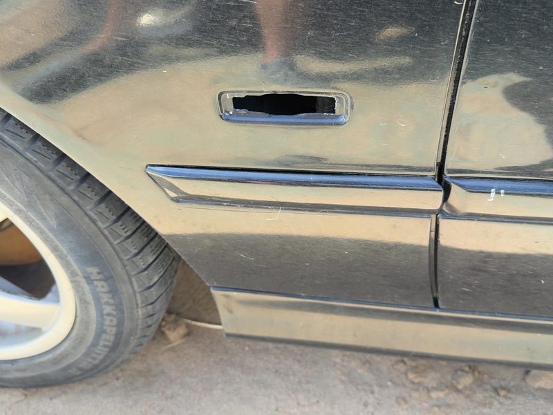 1997-2003 BMW 530i Fender Moulding LH