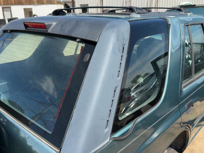 1995 Isuzu Rodeo Quarter Panel Moulding RH