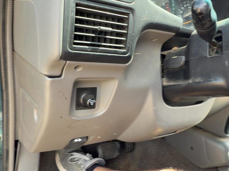 1995-1997 Isuzu Rodeo Dash Panel
