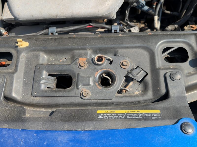 2002-2005 Saturn Vue Radiator Support