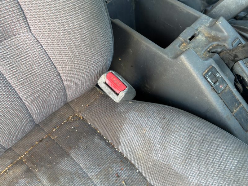 1994 Nissan Pathfinder Front Seat Belt RH