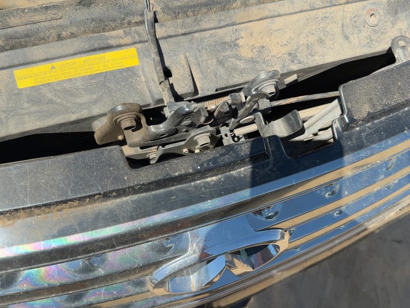 2006-2010 Infiniti M35 Radiator Support