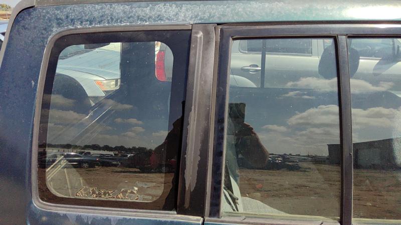 1997 Suzuki Sidekick Quarter Panel Moulding RH