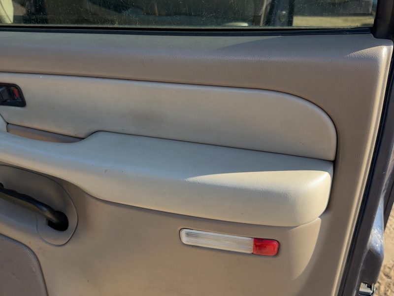 2003 Chevy/gmc Suburban 1500 Series Rear Door Trim Panel RH
