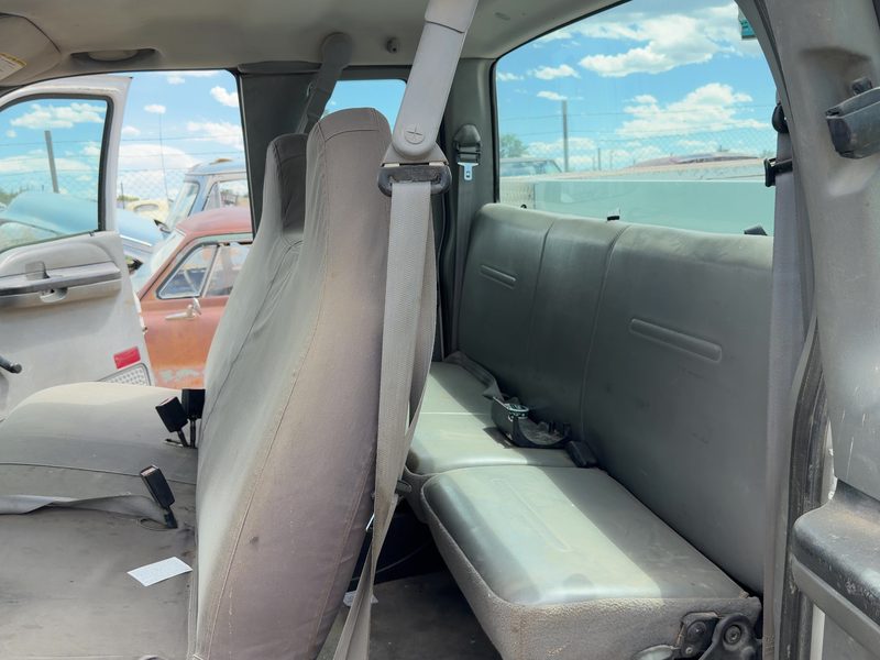 2005 Ford F350 Super Duty Pickup Front Seat Belt LH