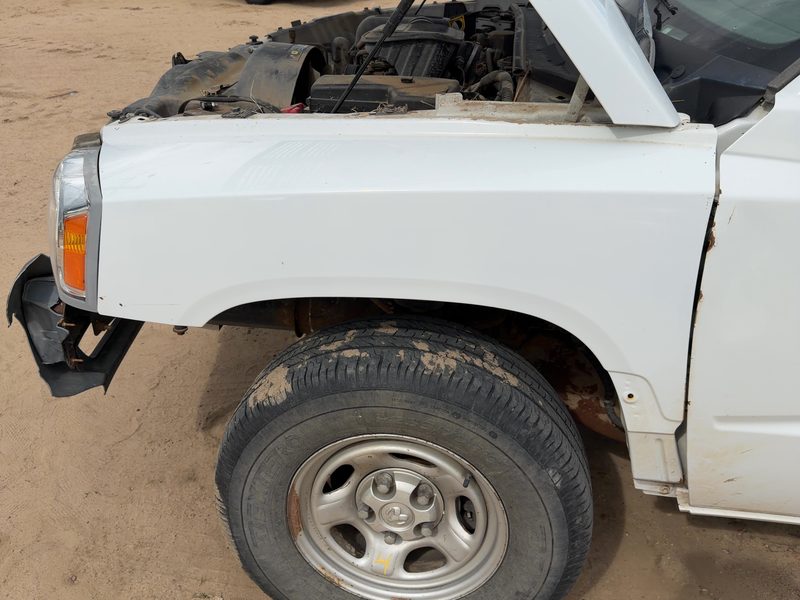 2005-2007 Dodge Dakota (mid-size) Fender LH
