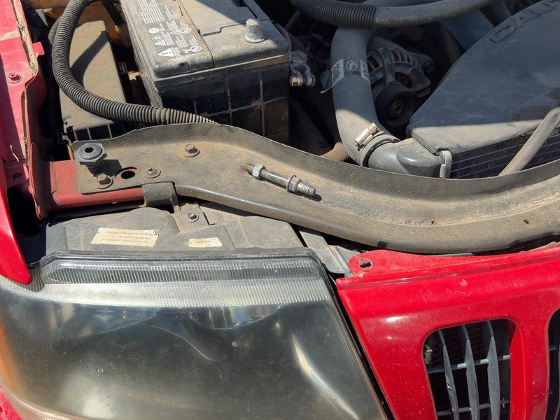 1999-2004 Jeep Grand Cherokee Radiator Support