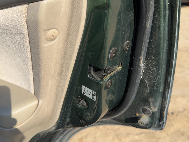2003-2009 Kia Sorento Rear Door Latch RH
