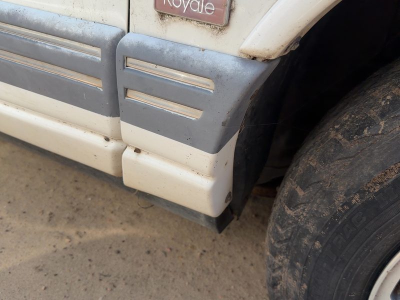1993 Oldsmobile Eighty-eight (80 & Up) Fender Moulding RH