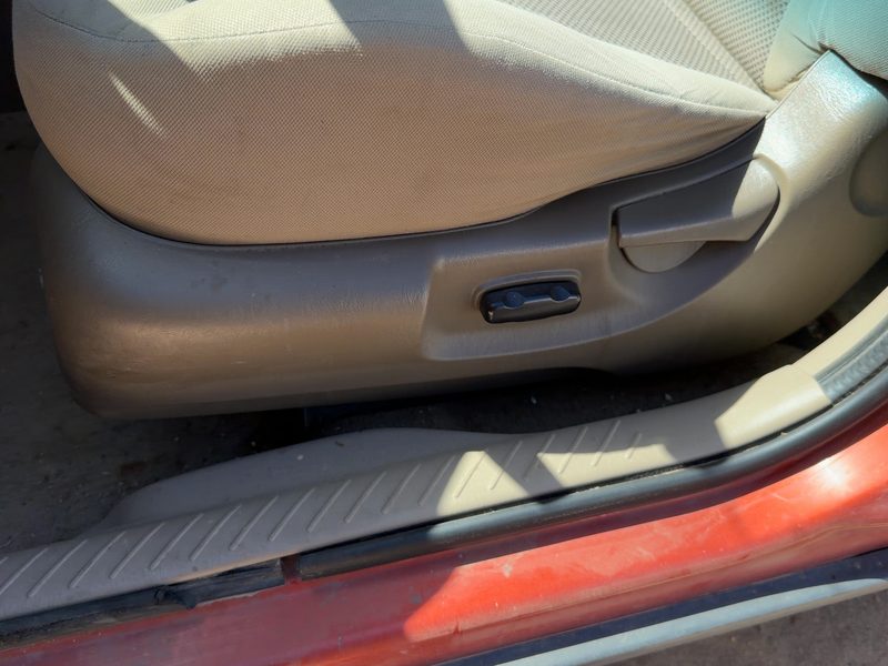 2006 Ford Escape Seat Track LH