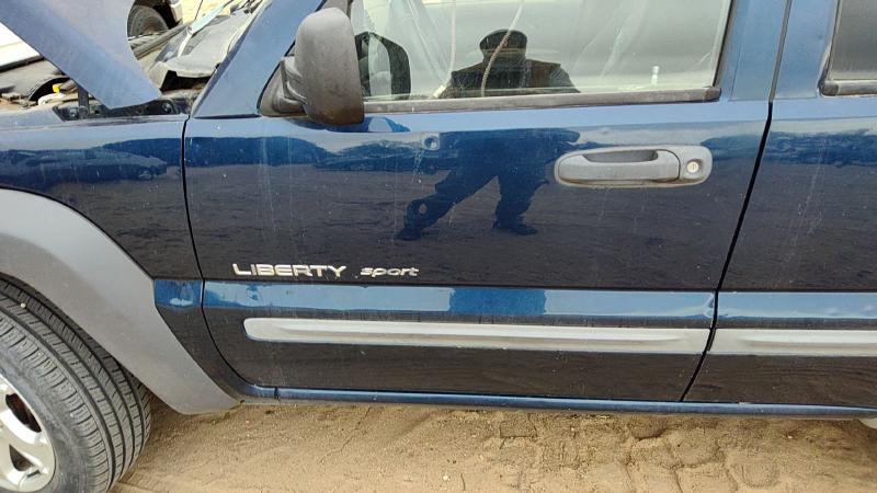 2002-2007 Jeep Liberty Front Door LH