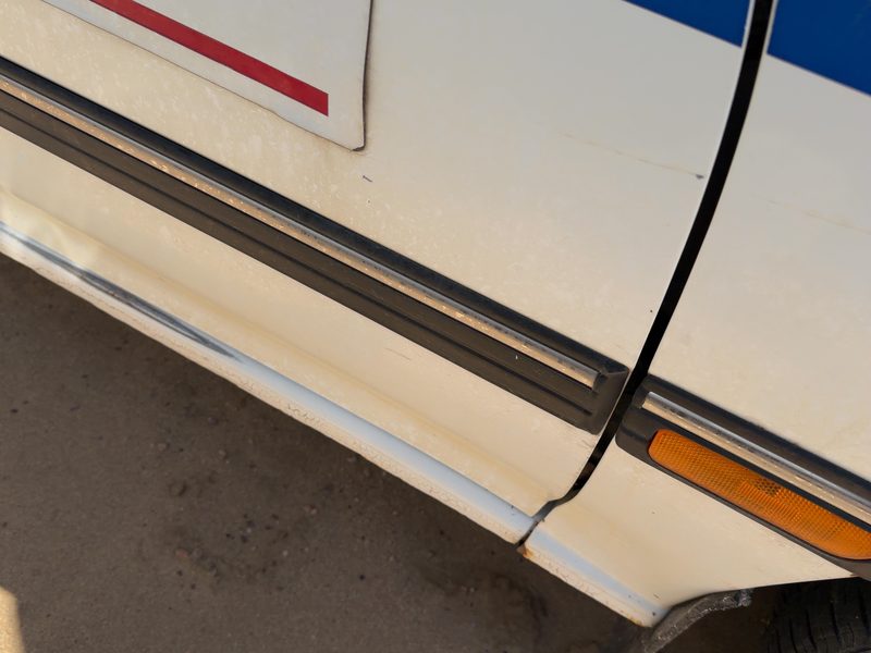 1994 Subaru Legacy/ Outback Front Door Moulding RH