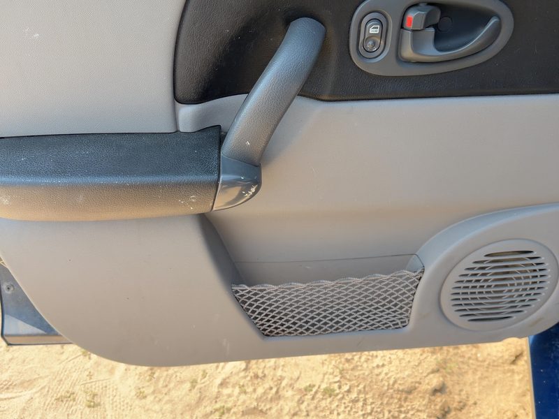 2004-2005 Saturn Vue Front Door Trim Panel LH
