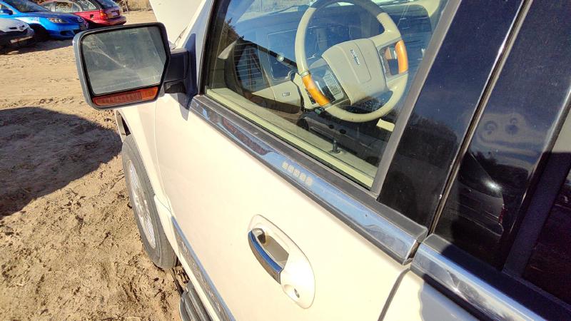 2007-2017 Lincoln Navigator Front Door LH
