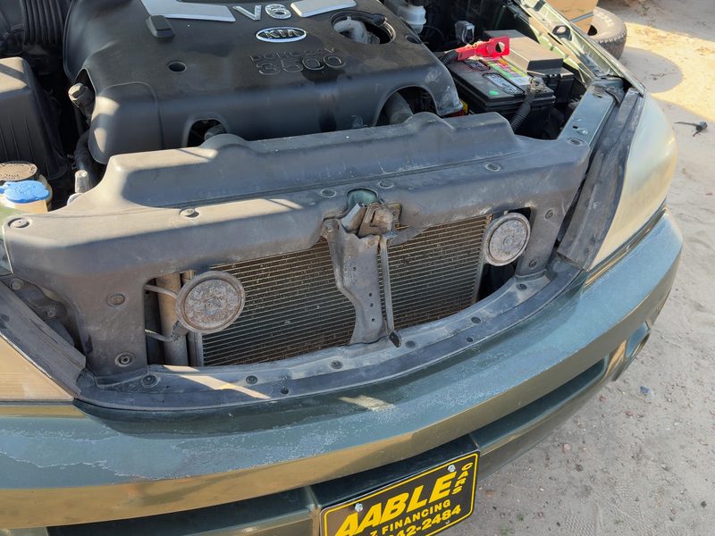 2003-2006 Kia Sorento Radiator Support