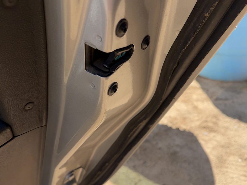 2005-2006 Pontiac G6 Rear Door Latch RH