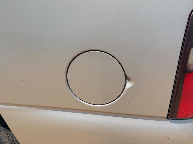 2000-2006 Chevy/gmc Suburban 1500 Series Fuel Tank Door