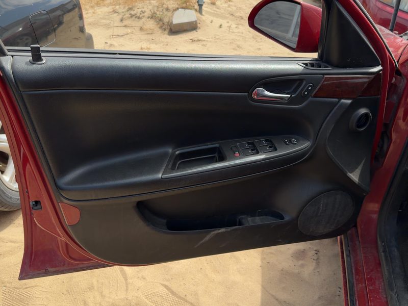 2008 Chevrolet Impala (80 & Up) Front Door Trim Panel LH