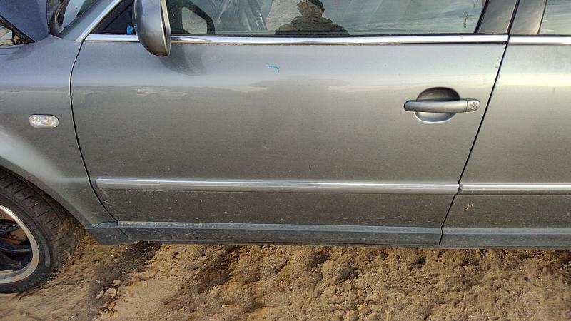 2001-2005 (discontinued) Passat Front Door LH