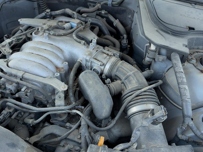 2003-2005 Infiniti FX Series Cylinder Head