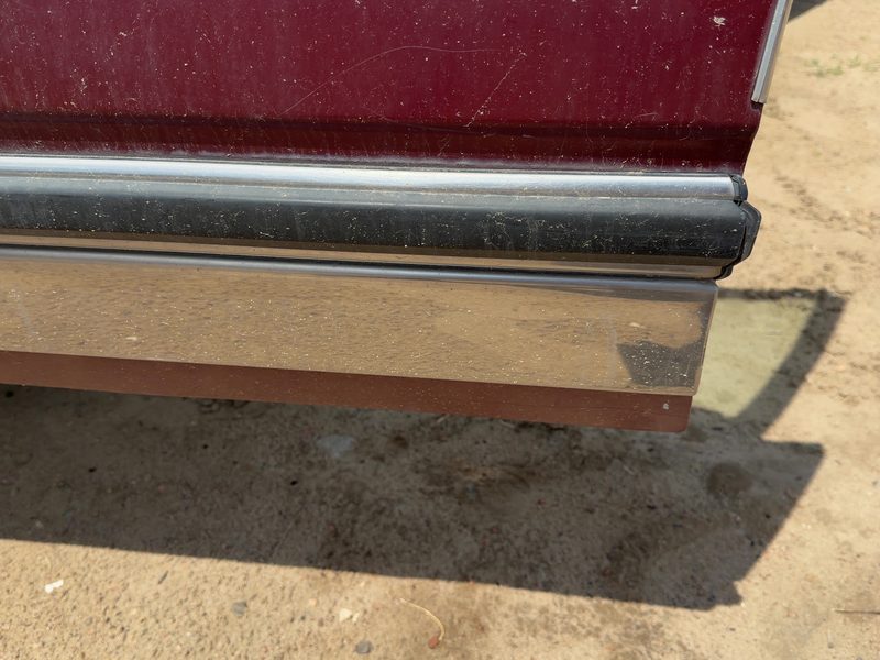 1986 Buick Park Avenue (80&up) Front Door Moulding LH