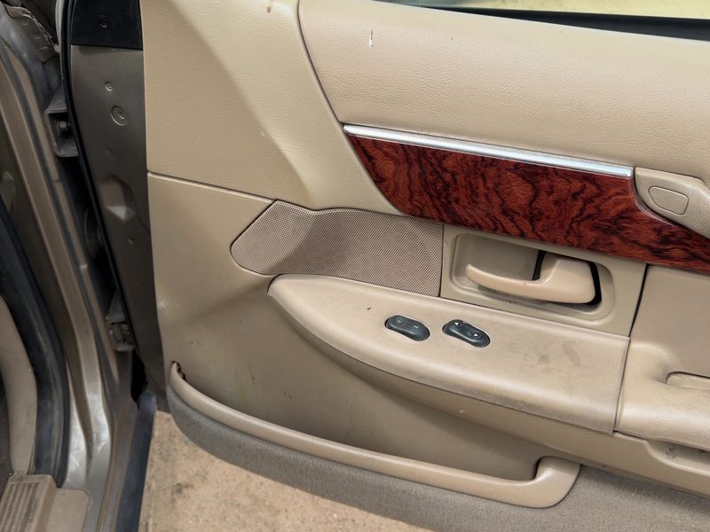 2000-2003 Mercury Grand Marquis (79 & Up) Front Door Trim Panel RH