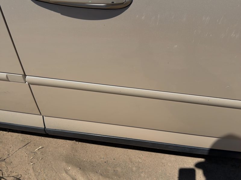 2000-2006 Lincoln LS Front Door Moulding RH