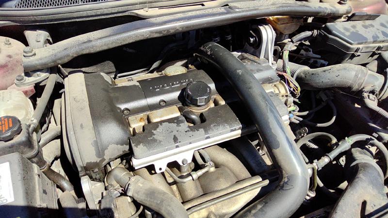 2000-2004 Volvo 70 Series Cylinder Head