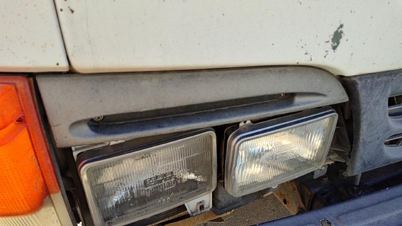 1996 Isuzu Truck (big Truck) Headlight Door RH